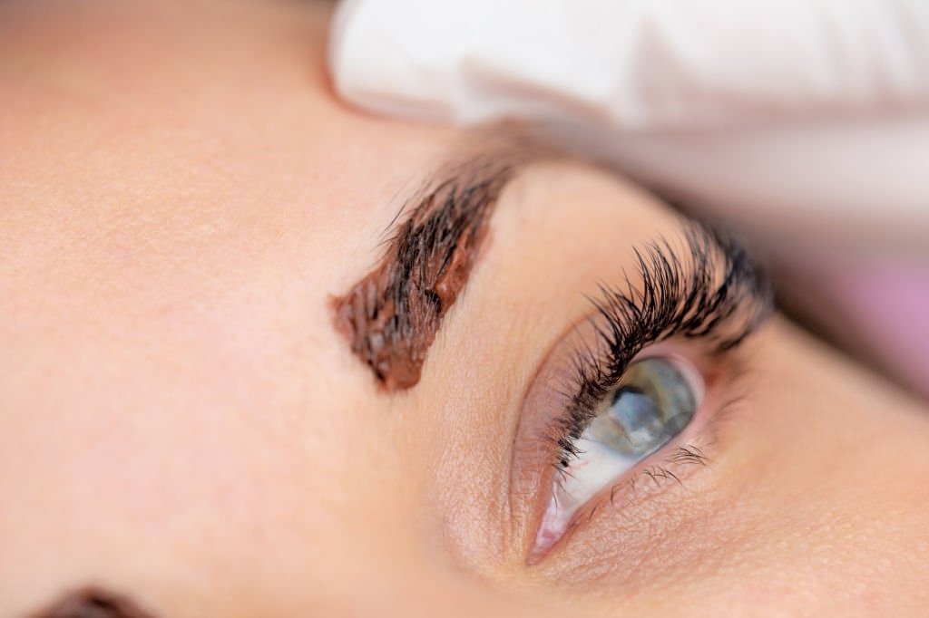 BEAUTE DU REGARD : TEINTURE DES CILS 10 SEANCES + 3 OFFERTES image